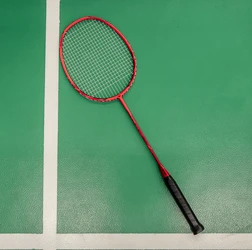 Wie wählt man einen Badmintonschläger